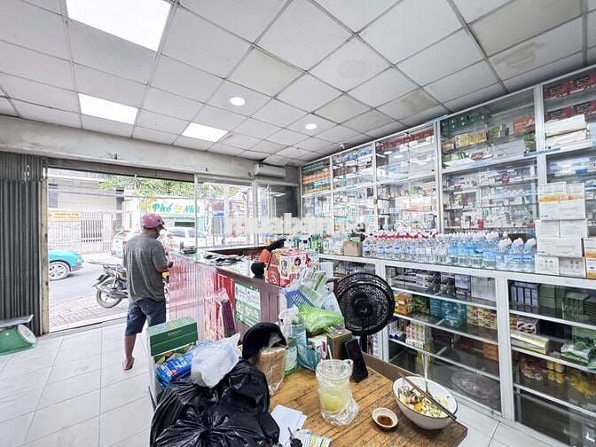 Nhà mặt tiền 78m2, 2 phòng ngủ, đường Nguyễn Xí, Bình Thạnh