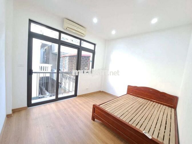 Cc bán nhà ngõ 169 Hoàng Mai, lô góc, 3 thoáng,5 phòng ngủ, mt 4m,7 tỷ