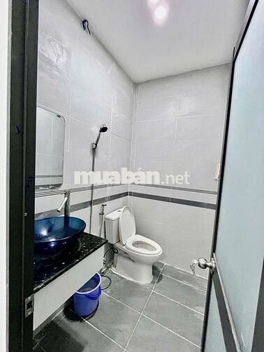 Nhà mặt tiền 78m2, 2 phòng ngủ, đường Nguyễn Xí, Bình Thạnh