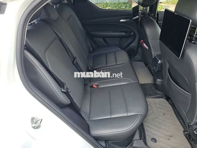 Ô tô điện Vinfast VF5 Plus màu trắng