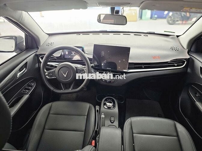 Ô tô điện Vinfast VF5 Plus màu trắng