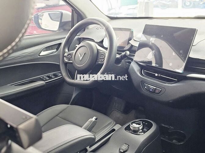 Ô tô điện Vinfast VF5 Plus màu trắng