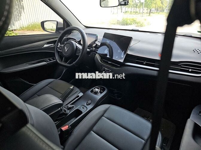 Ô tô điện Vinfast VF5 Plus màu trắng