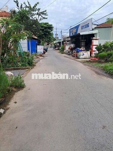 Bán gấp lô đất Đ. Hoàng Phan Thái ,dt:82,8m2 ,giá 870tr ,SHR