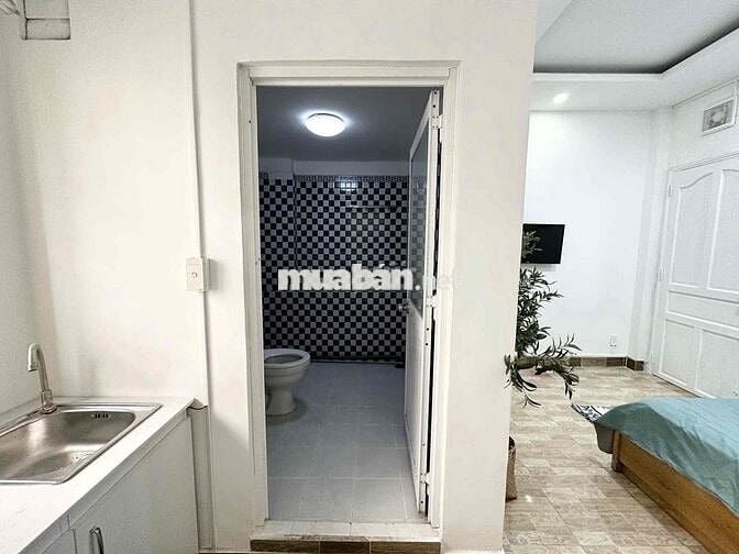 CĂN HỘ NGAY MẶT TIỀN CỬA SỔ , 30m2 - CẠNH HOÀNG SA QUẬN 1