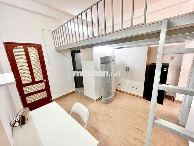 CĂN HỘ CÓ GÁC ĐẦY ĐỦ NỘI THẤT BAN CÔNG LỚN