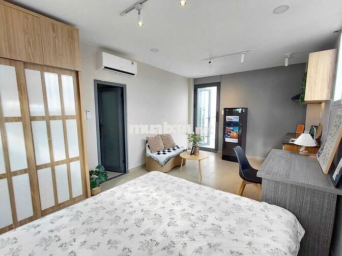 PHÒNG FULL NỘI THẤT CỬA SỔ LỚN GẦN CHỢ BÀ CHIỄU GIÁP Q1 PHÚ NHUẬN