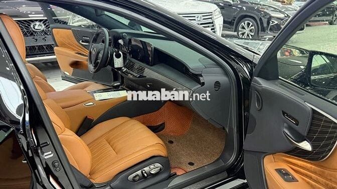 Bán Lexus LS500h sản xuất 2025 siêu lướt 600 Km.