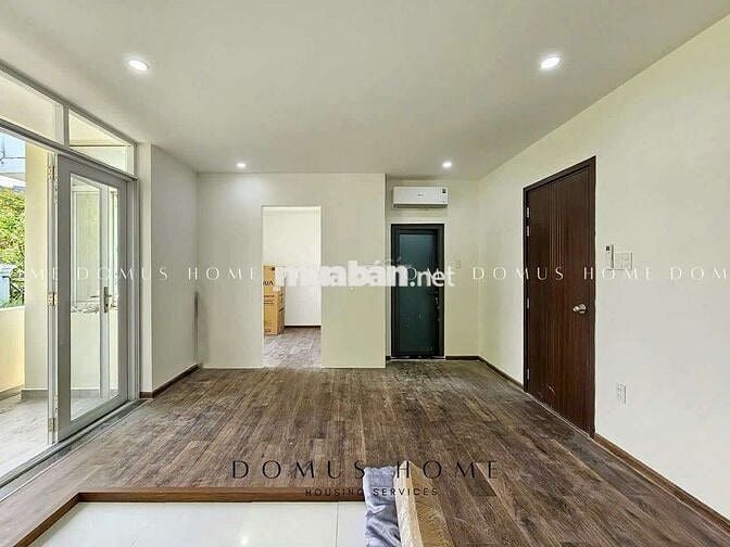 Studio ban công gần cầu kênh Tẻ - Full nội thất