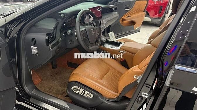 Bán Lexus LS500h sản xuất 2025 siêu lướt 600 Km.