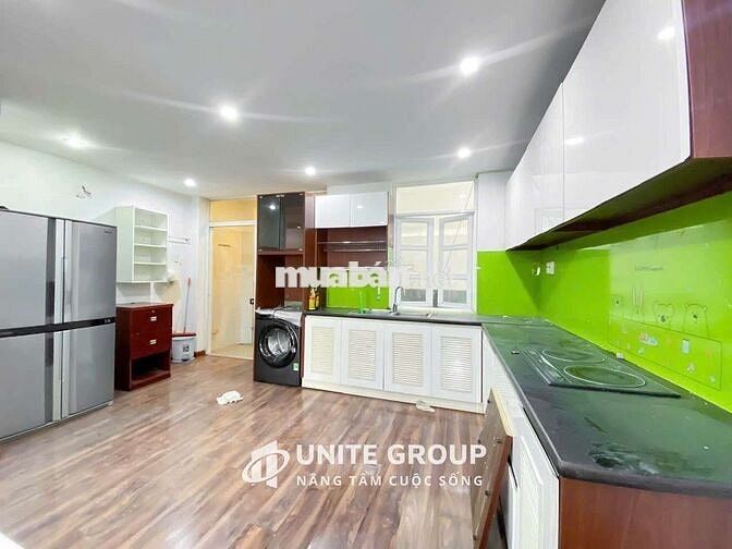 Studio ban công gần cầu kênh Tẻ - Full nội thất