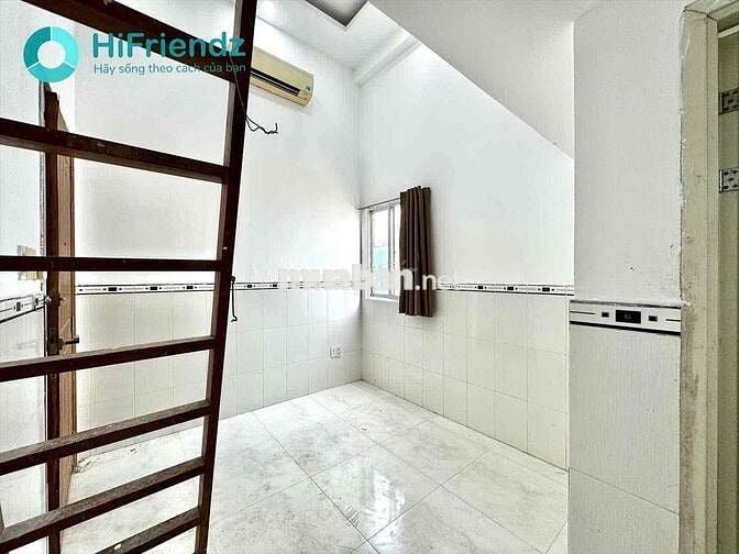 PHÒNG GÁC CÓ MÁY LẠNH KỆ BẾP, CÓ THANG MÁY, BÃI XE, BẢO VỆ 24/7