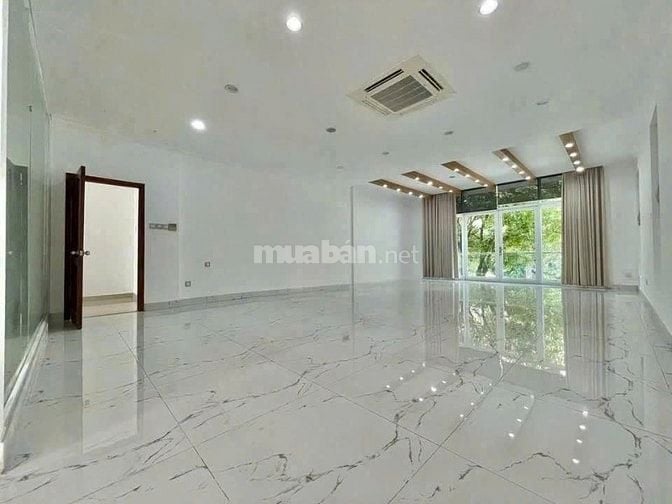 Cho thuê nhà hẻm xe tải Phan Xích Long, Ngang 8m, có hầm