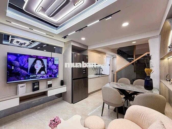 Hẽm xe hơi Đường Nguyễn Ảnh Thủ Quận 12 68m2 5ty2 3 lầu 4PN 5WC.