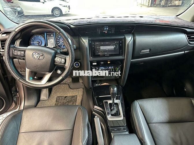 Toyota Fortuner 2024 2.4AT,máy dầu,màu nâu,40000km