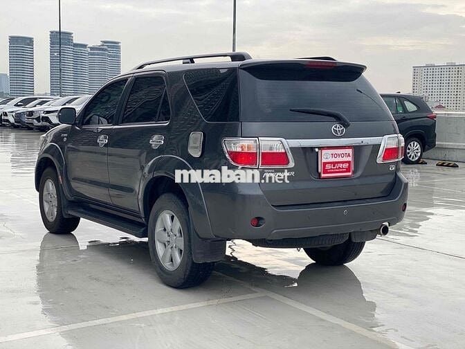 Toyota Fortuner 2009 2.7V 4x4 - 125000 km