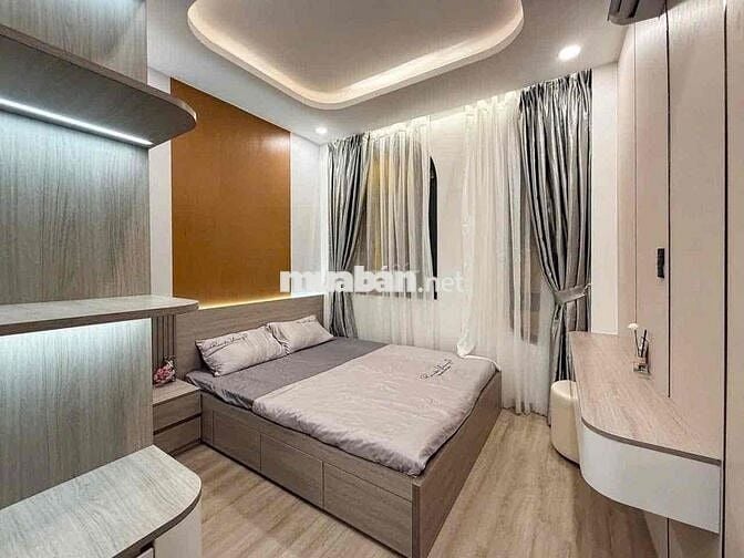 Hẽm xe hơi Đường Nguyễn Ảnh Thủ Quận 12 68m2 5ty2 3 lầu 4PN 5WC.