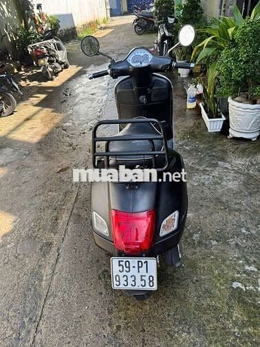 Bán xe Piaggio Vespa GTS 125 Super đen nhám