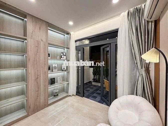 Hẽm xe hơi Đường Nguyễn Ảnh Thủ Quận 12 68m2 5ty2 3 lầu 4PN 5WC.