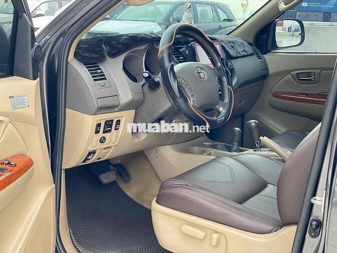 Toyota Fortuner 2009 2.7V 4x4 - 125000 km