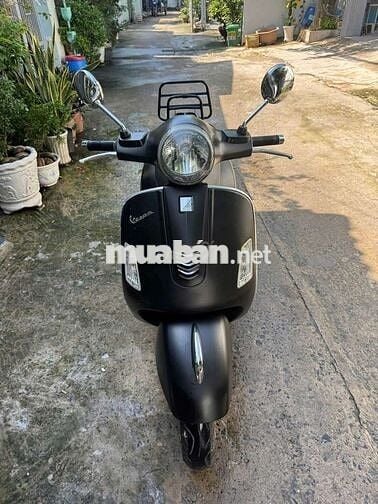 Bán xe Piaggio Vespa GTS 125 Super đen nhám