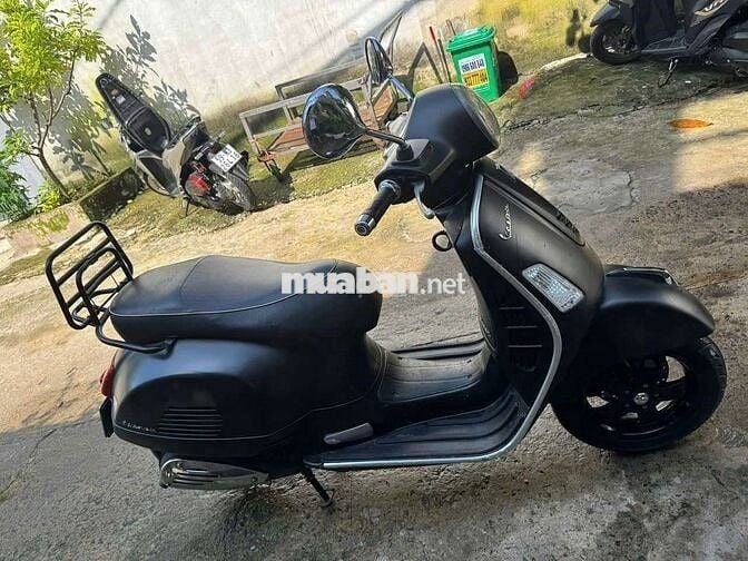 Bán xe Piaggio Vespa GTS 125 Super đen nhám