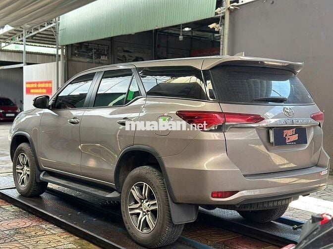 Toyota Fortuner 2024 2.4AT,máy dầu,màu nâu,40000km