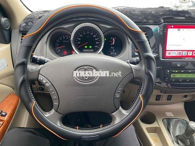 Toyota Fortuner 2009 2.7V 4x4 - 125000 km