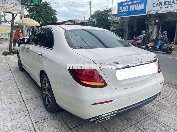 Mercedes E180 2020 siêu lướt 20000 km trắng nt nâu