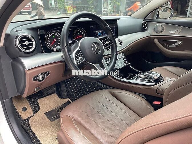 Mercedes E180 2020 siêu lướt 20000 km trắng nt nâu