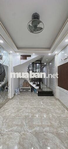 Cho Thuê Nhà Nguyên Căn Cách Mạng Tháng 8