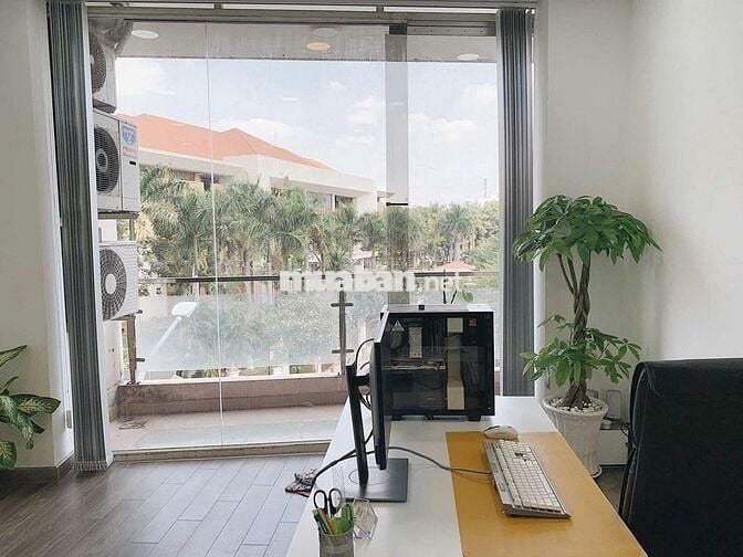 cần cho thuê VP 755 Lũy bán Bích tầng 5 , giá tốt  có sẵn nội thất