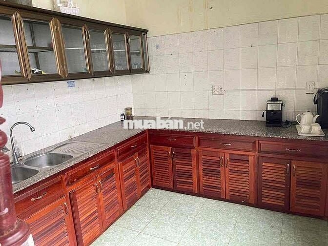 Cho thuê nhà 01 trệt, 01 lầu thoáng mát, sạch sẽ.