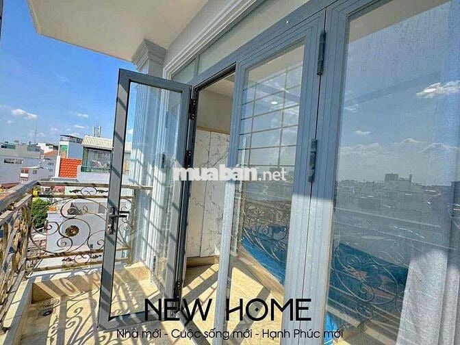 🏡 Studio 40m² ngay Phan Xích Long – ban công thoáng, full nội thất cao