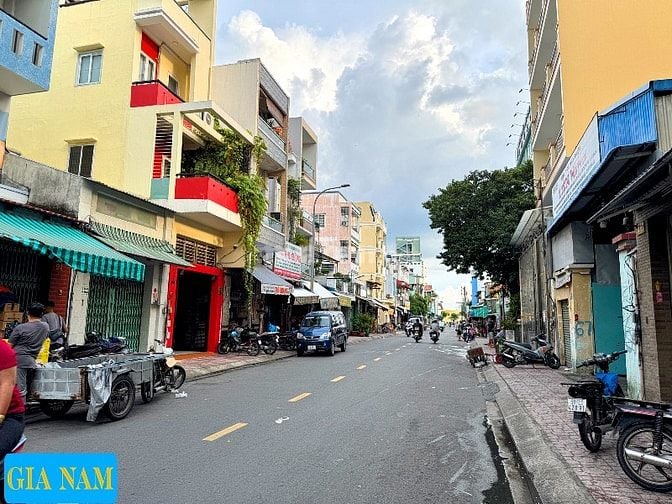 BÁN NHÀ MẶT TIỀN : 98 CHU VĂN AN - P. 1 - Q. 6 - TPHCM