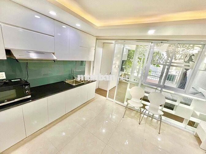 Siêu Phẩm Căn Hộ Layout 1PN Ban Công Rộng Thoáng Với Dàn Bếp Chỉnh Chu