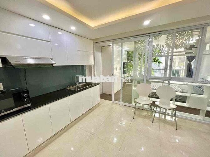 Siêu Phẩm Căn Hộ Layout 1PN Ban Công Rộng Thoáng Với Dàn Bếp Chỉnh Chu