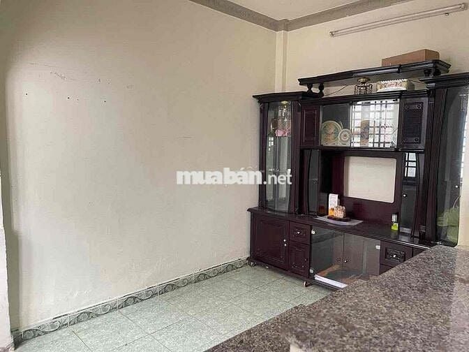 Cho thuê nhà 01 trệt, 01 lầu thoáng mát, sạch sẽ.