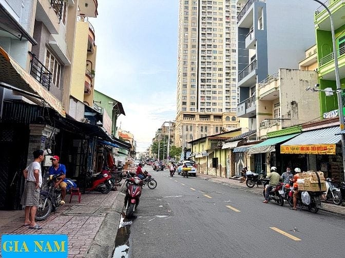 BÁN NHÀ MẶT TIỀN : 98 CHU VĂN AN - P. 1 - Q. 6 - TPHCM