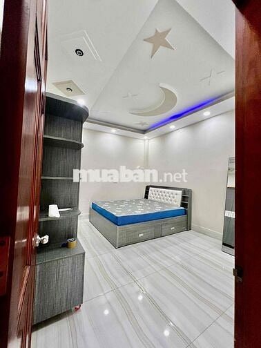 Nhà Mới Đẹp DT 180m2 1Trệt 2Lầu 3Pn 2Wc Sân Thượng Hẻm Ôtô An Ninh