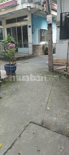 Cho thuê nhà nguyên căn 1 lầu, 2pn và 2 tollet. Ngay Ngã tư Âu Cơ-LLQ