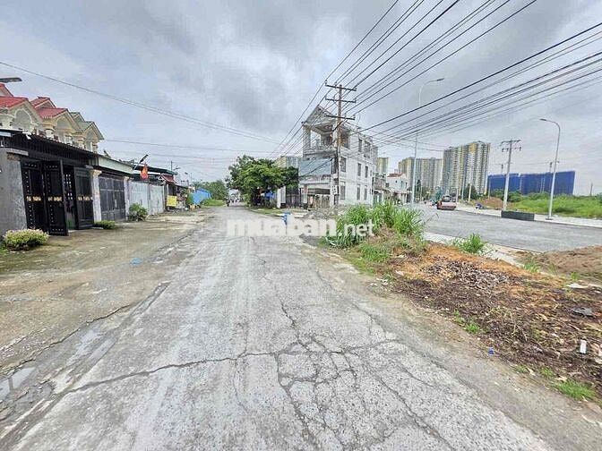 Đất mặt tiền gần làng Đại Học, Phường Đông Hòa, Tp Dĩ An.