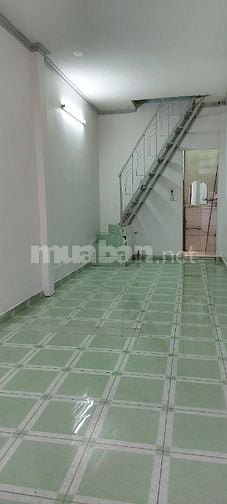 Cho thuê nhà nguyên căn 1 lầu, 2pn và 2 tollet. Ngay Ngã tư Âu Cơ-LLQ