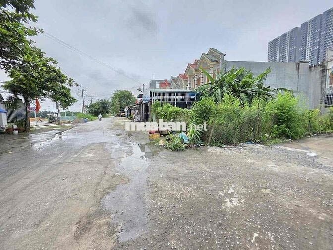 Đất mặt tiền gần làng Đại Học, Phường Đông Hòa, Tp Dĩ An.