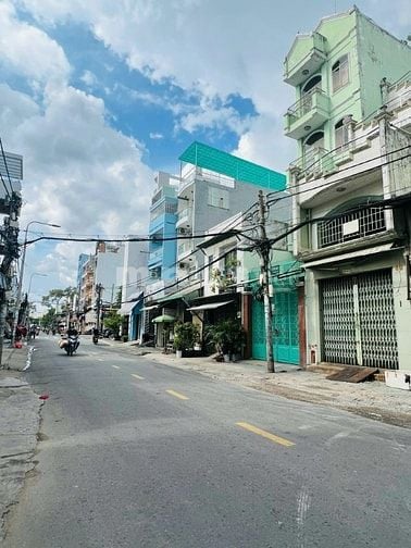 Chính chủ bán nhà mặt tiền nhà kết cấu 4 lầu tiện kinh doanh mua bán