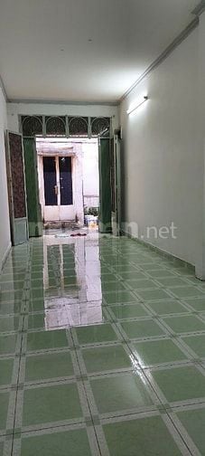 Cho thuê nhà nguyên căn 1 lầu, 2pn và 2 tollet. Ngay Ngã tư Âu Cơ-LLQ