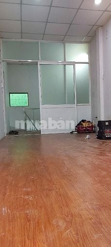 Cho thuê nhà nguyên căn 1 lầu, 2pn và 2 tollet. Ngay Ngã tư Âu Cơ-LLQ