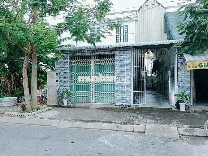 Bán dãy trọ 5 phòngcòn mới, đang kinh doanh  liền kề KCN Long Hậu.