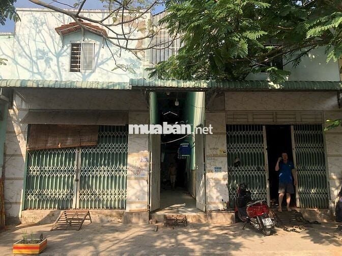 Bán dãy trọ 5 phòngcòn mới, đang kinh doanh  liền kề KCN Long Hậu.