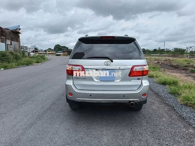 Toyota Fortuner 2012 số tự động máy xăng 2 cầu